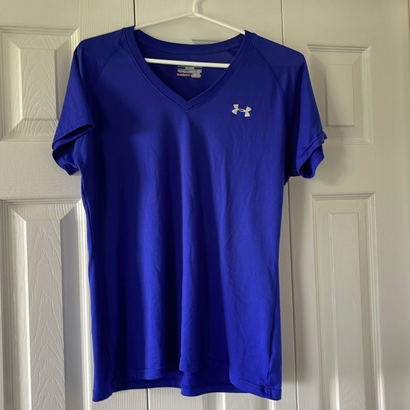 Under Armour Tops - Under Armour t-shirt size L❤️‍🔥❤️‍🔥